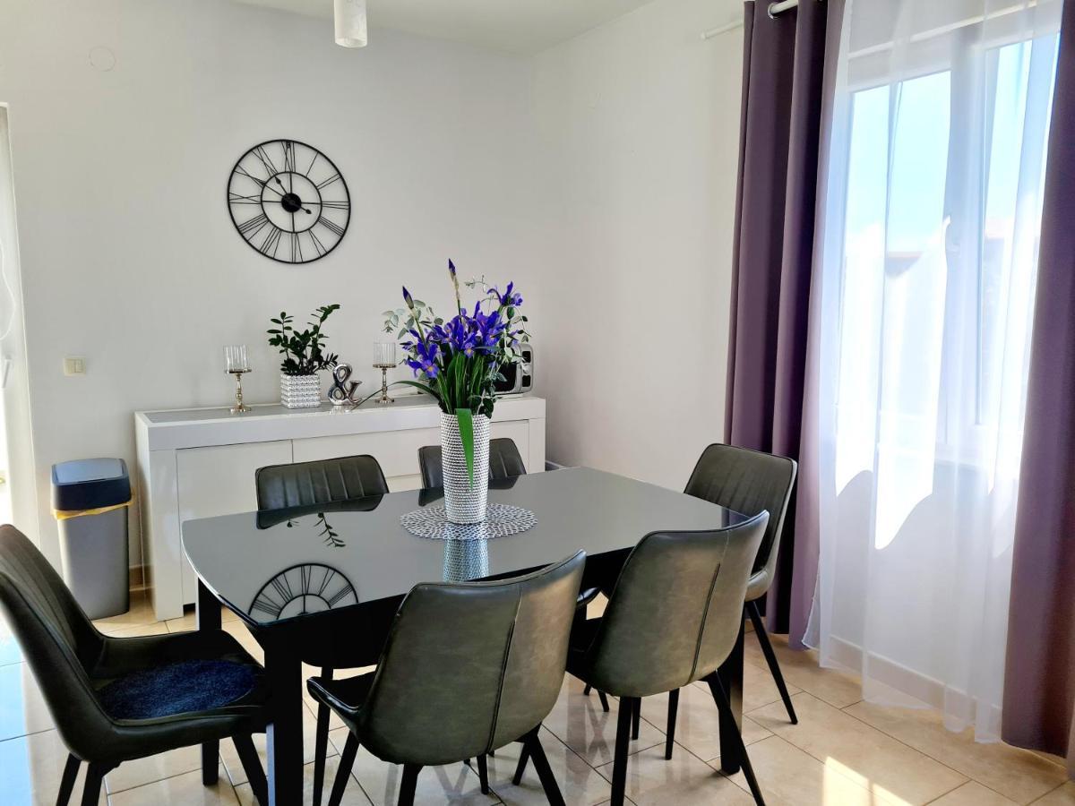 Apartment In Murter Exteriér fotografie