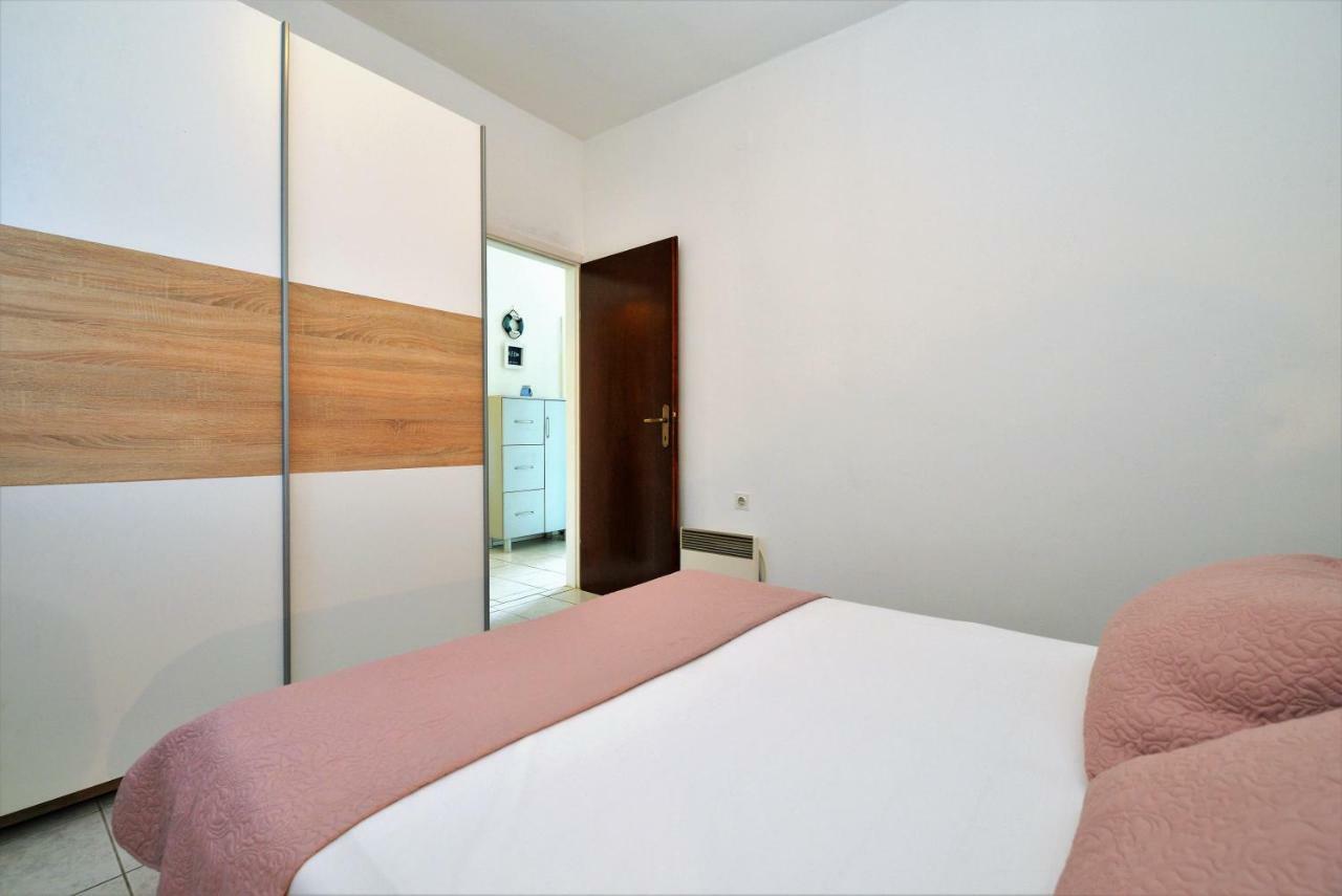 Apartment In Murter Exteriér fotografie