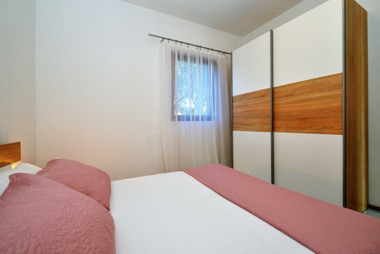 Apartment In Murter Exteriér fotografie